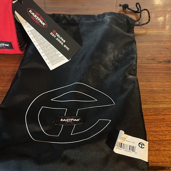 Telfar East park small shopper red. NWT - Picture 6 of 9